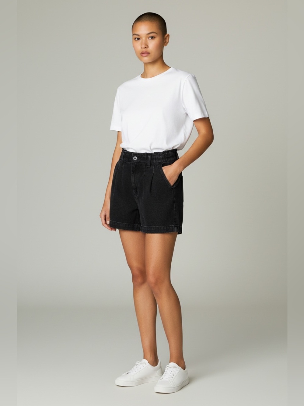 American Eagle Womens Black Paperbag Waist Mom Short Size 8 High Waist Denim
